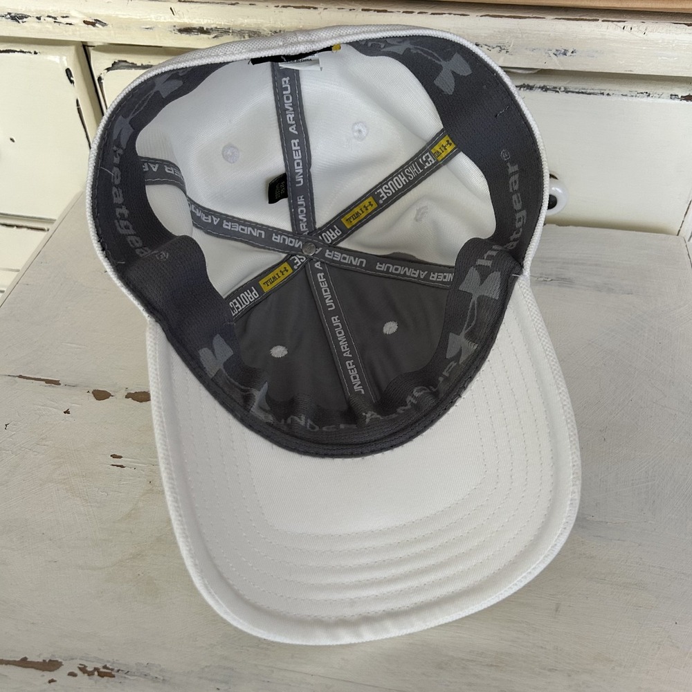 The Ritz Carlton Naples Under Armour Mens Hat Cap White Black Embroidered Med/Lg - Picture 7 of 11
